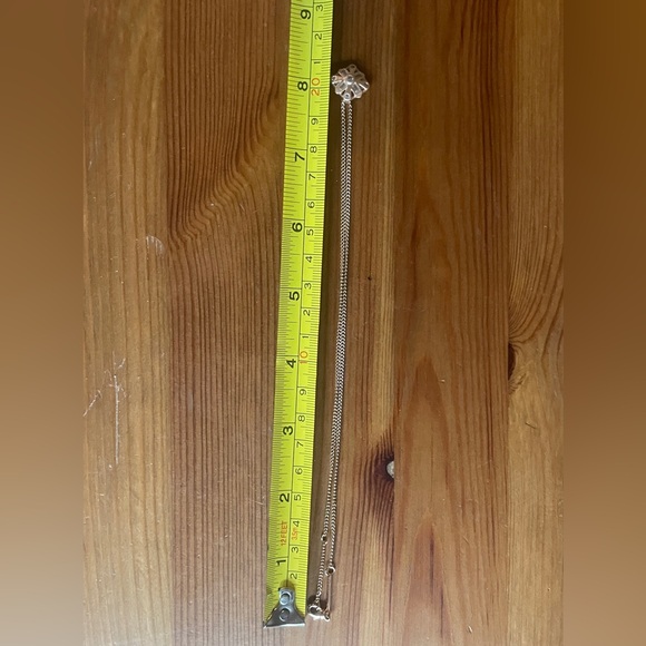 Kendra Scott rose gold necklace - Picture 3 of 3